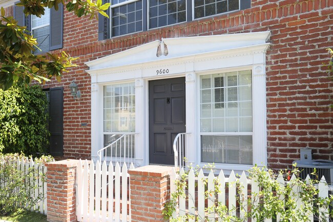 Building Photo - 9600 W Olympic Blvd # 401