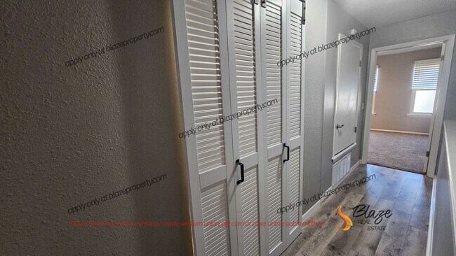 Foto del edificio - Step into Your Dream Townhouse!