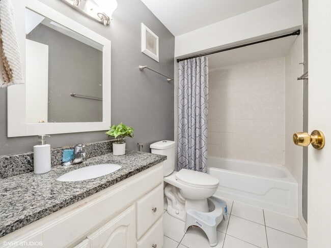 Building Photo - 625 Derry Ct