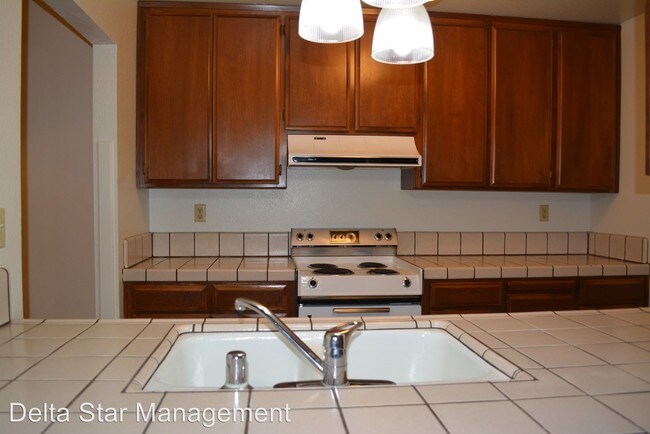 Building Photo - 5500 Mike Arthur Ct