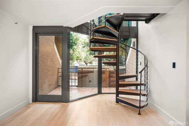 Building Photo - 101 Lombard St