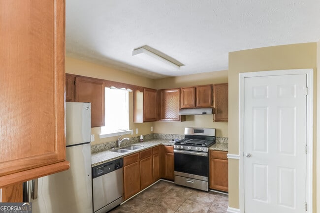 Foto del edificio - 595 Deering Dr