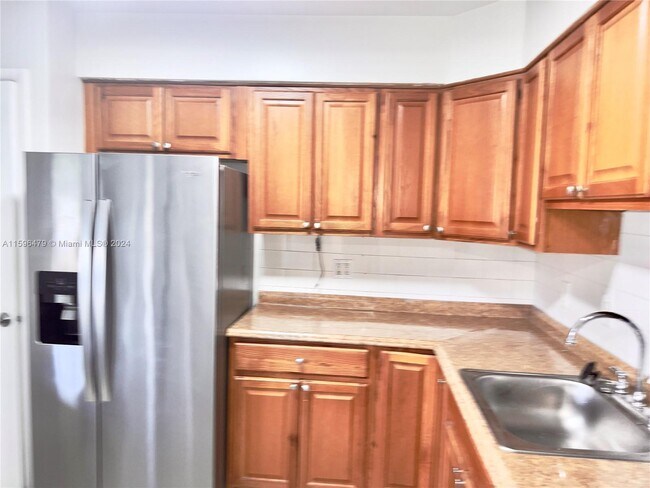 Foto del edificio - 1540 NE 191st St