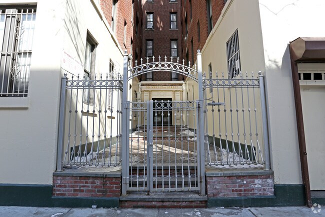 Building Photo - 237-247 8th Ave