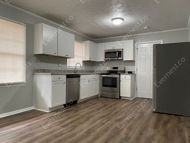 Building Photo - 539 Green St