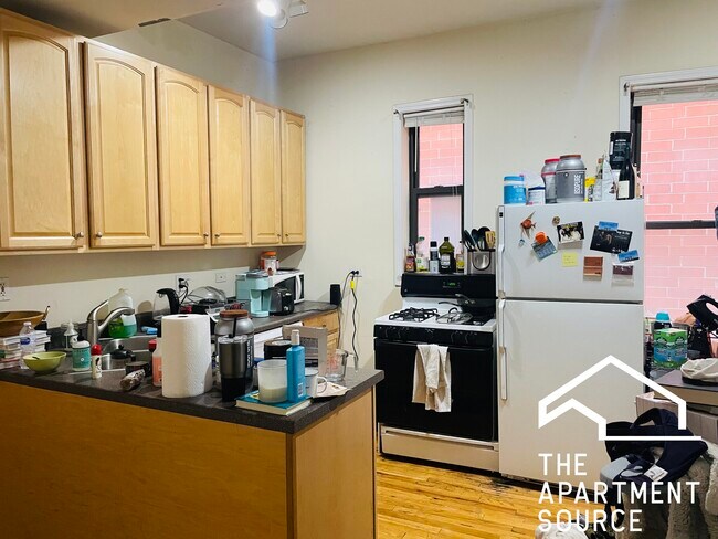 Building Photo - 2315 N Leavitt St