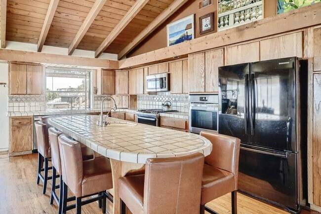 Foto del edificio - Large 4BR/4BA Alpine home with amazing VIEWS!