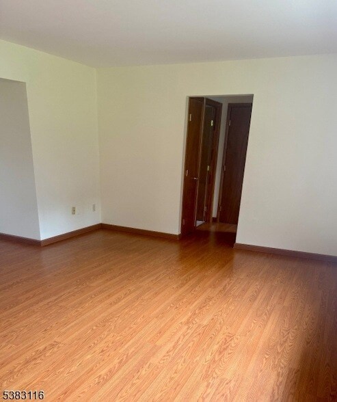 Foto del edificio - 2467 NJ-10