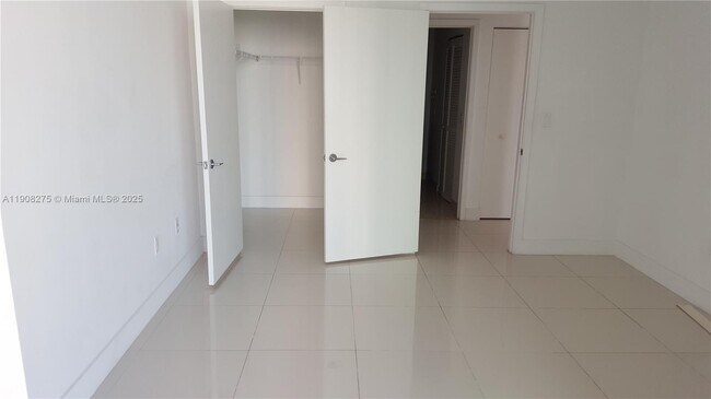 Foto del edificio - 79 SW 12th St