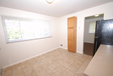 Building Photo - 5150 Chantilly Dr