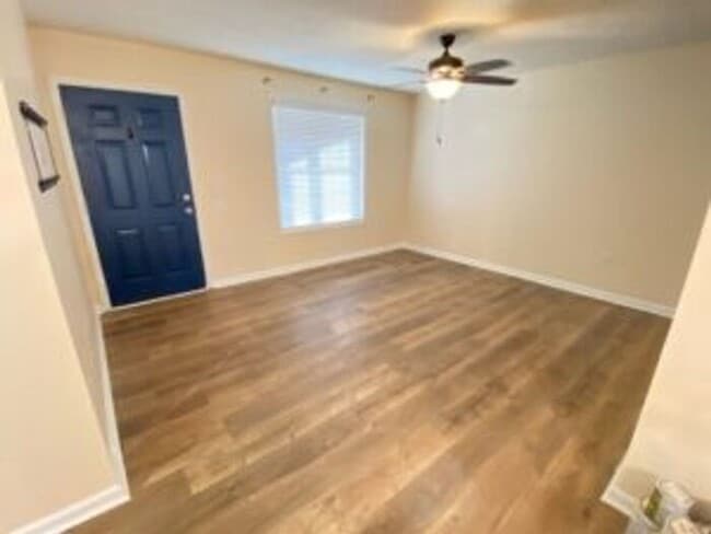 Building Photo - 113 Hallie Hills Pl