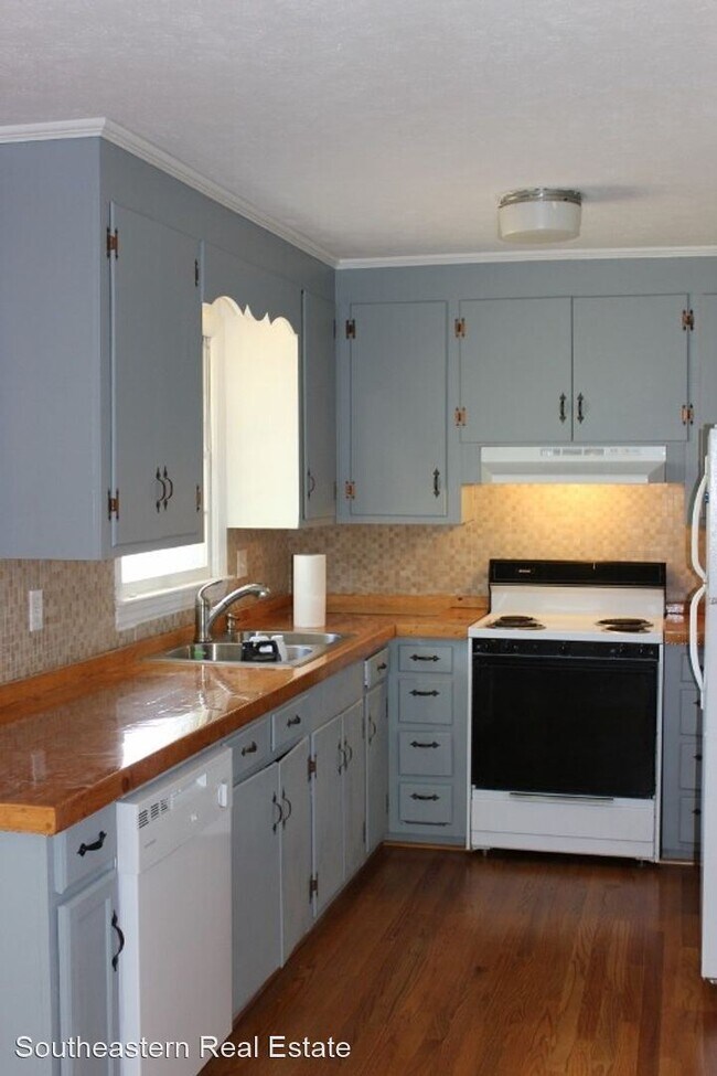 Foto del edificio - 3 br, 1 bath House - 21424 NC hwy 53 E