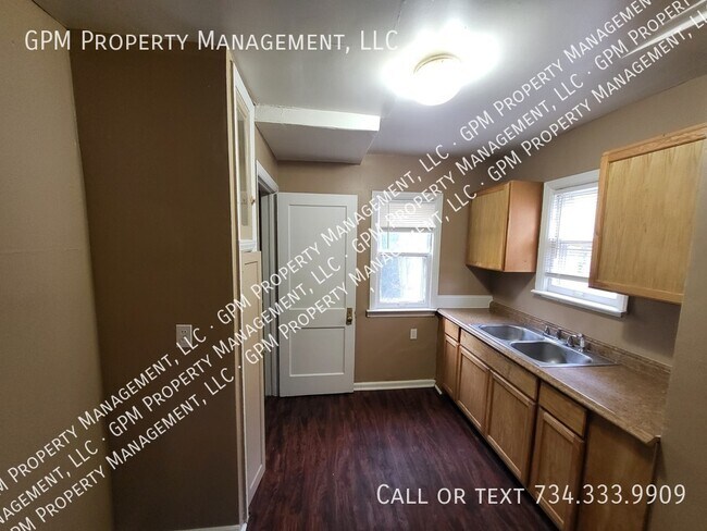 Foto del edificio - 16520 Griggs St