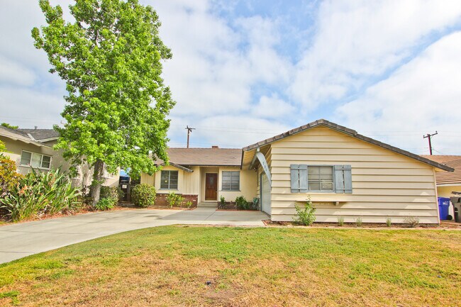 Building Photo - 731 Callita St