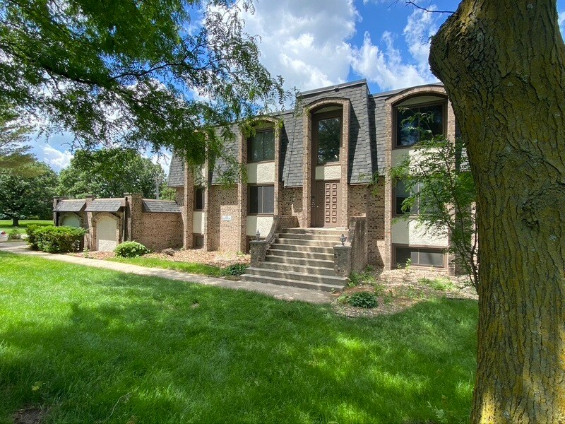 Primary Photo - 823 Doran Dr