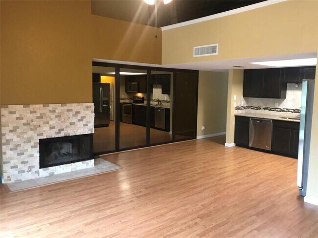Building Photo - 14777 Wunderlich Dr