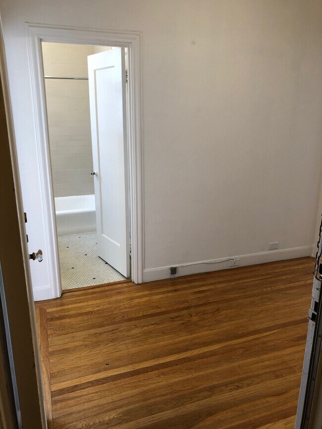 Entry Hallway - 1855 Washington St