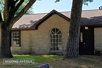 Building Photo - 7035 Shady Arbor Ln