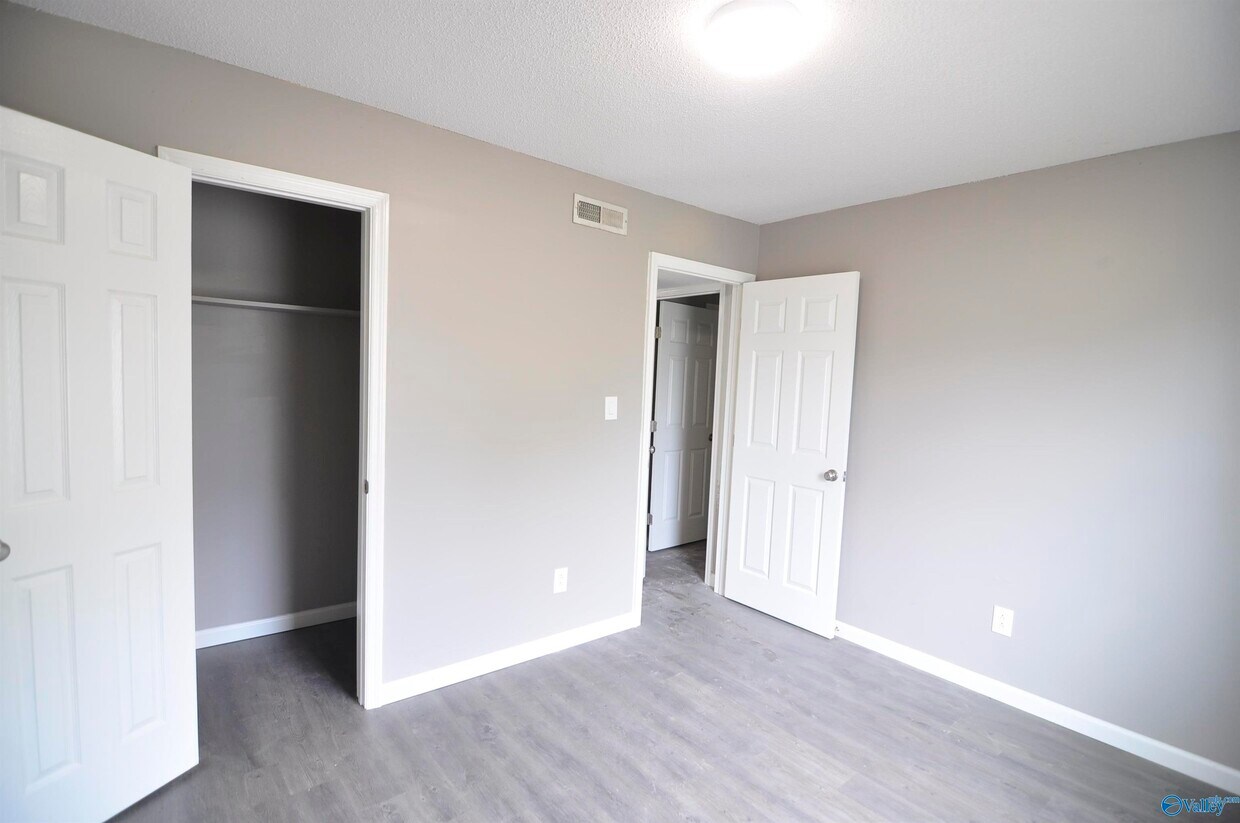 Foto del edificio - 12104 Carriage Ct SE