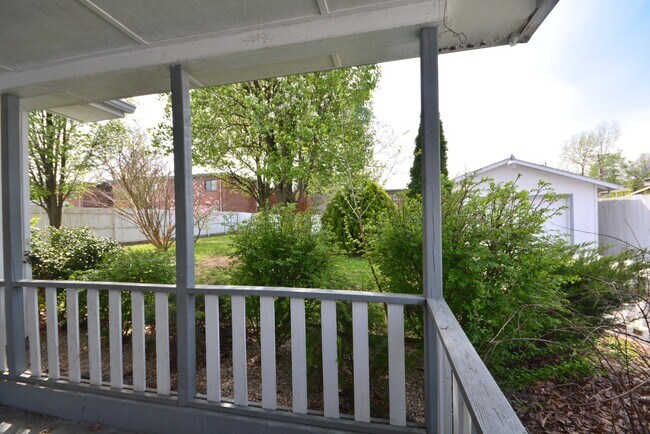 Building Photo - Rent this 3 Bedroom 1 Bath beautiful House...
