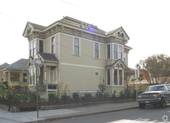 Building Photo - Main Street Apartments