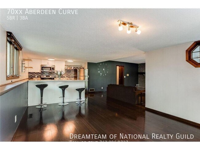 Building Photo - Rare 5 Bedroom House with Plenty of Open S...