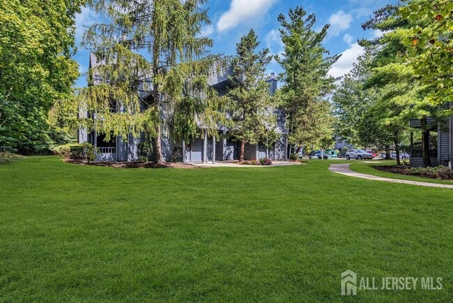 Building Photo - 604 Woodhaven Dr