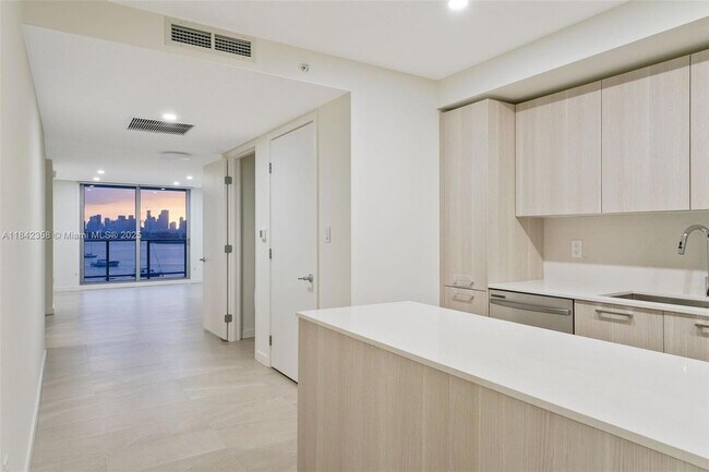 Foto del edificio - 1500 Bay Rd
