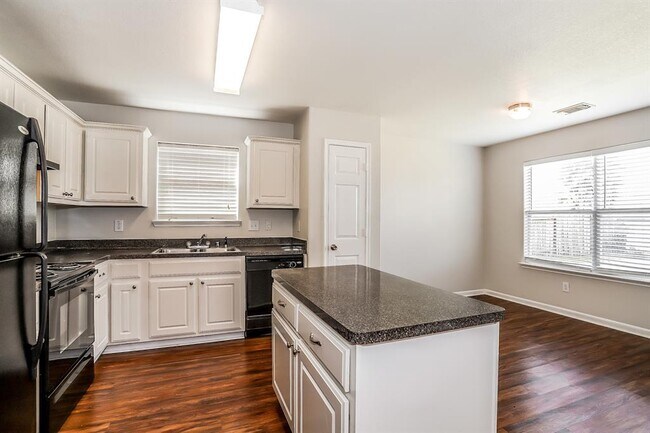 Foto del edificio - 7206 Shining Mist Ln
