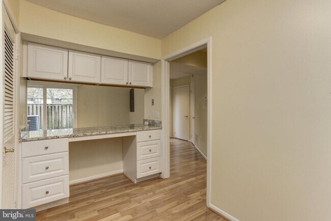 Building Photo - 5466 Ring Dove Ln