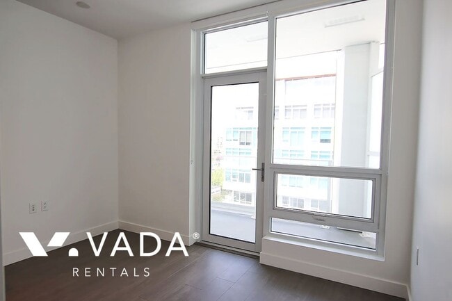 Photo du bâtiment - Paramount 1 in Brighouse Studio For Rent 1302-6320 No. 3 Road Richmond: VADAPM.com