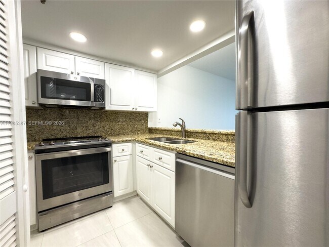 Foto del edificio - 540 Brickell Key Dr