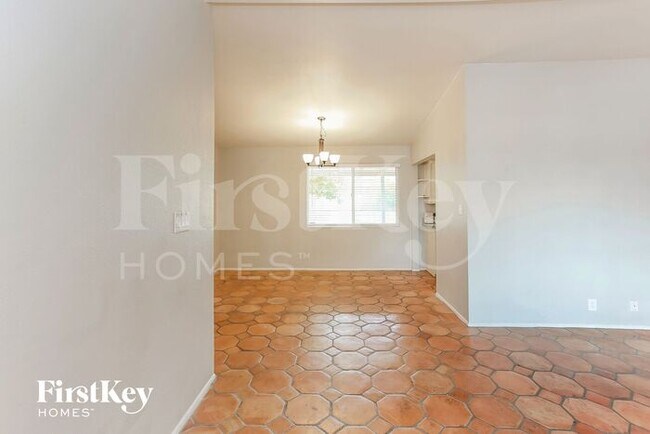Foto del edificio - 7744 N 21st Ave