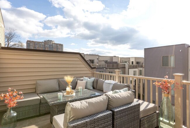 Foto del edificio - Brand New Build In Heart of Rockville - Roof Terrace, Private Garage, Custom Kitchen and Master Bath