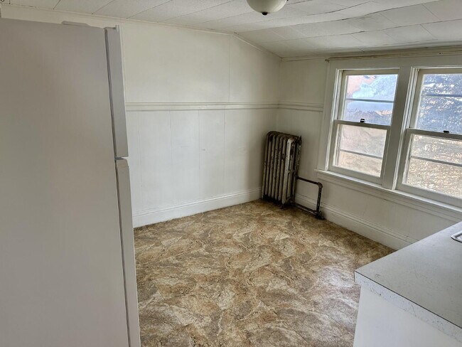 Building Photo - 218 2nd St N