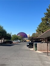 Building Photo - 595 S Royal Crest Cir