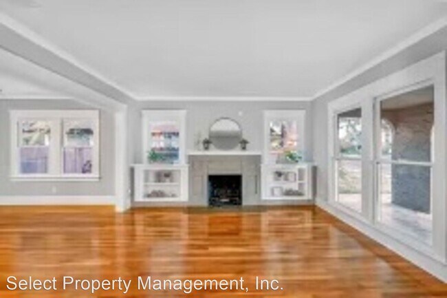 Foto del edificio - 3 br, 2 bath House - 661 E. Clinton Avenue