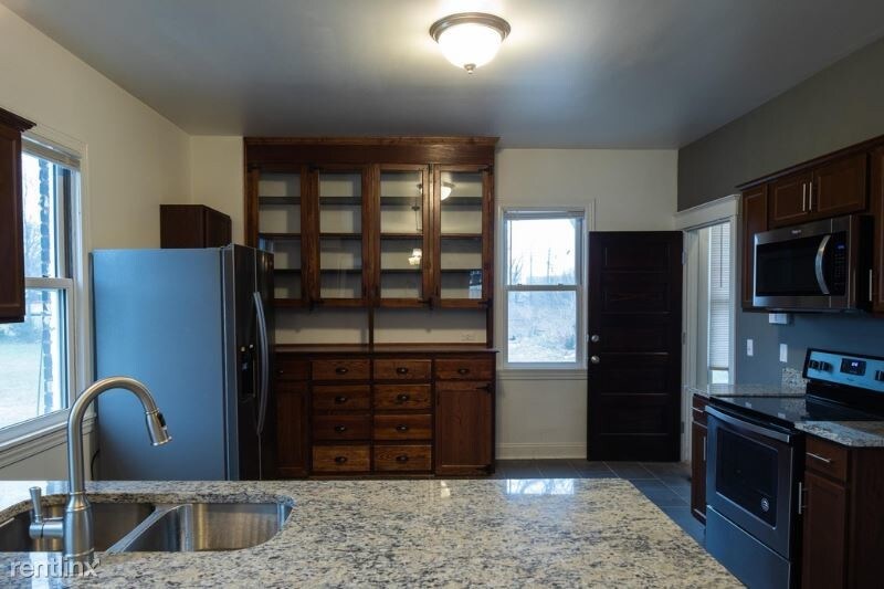 Primary Photo - 2 br, 1 bath Apartment - 2684 Ewald Cir