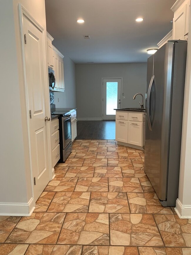 Building Photo - This beautifully 1 small Pet friendly 3 be...
