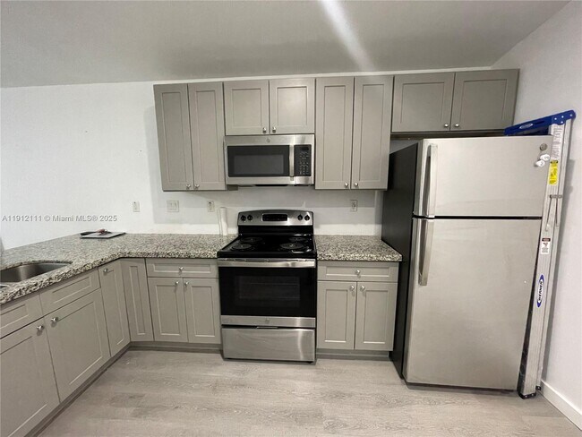 Foto del edificio - 2561 NW 4th St