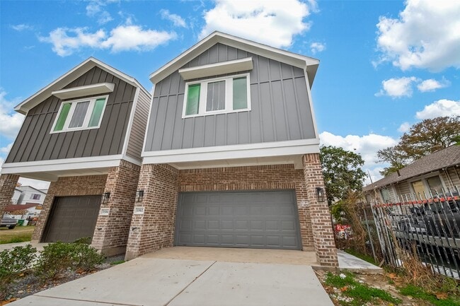 Building Photo - 1502 Hussion St