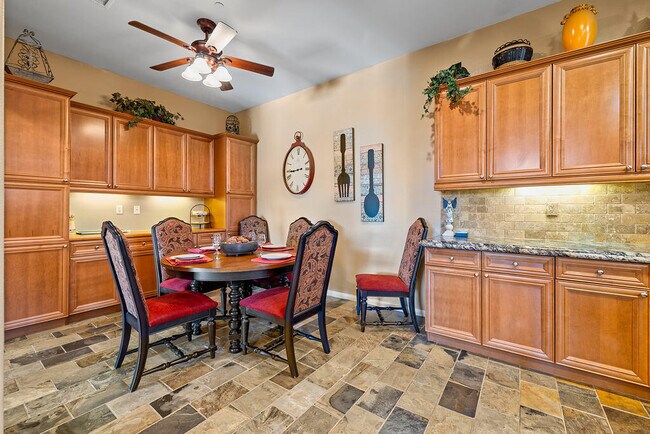 Foto del edificio - 6331 Via Stasera