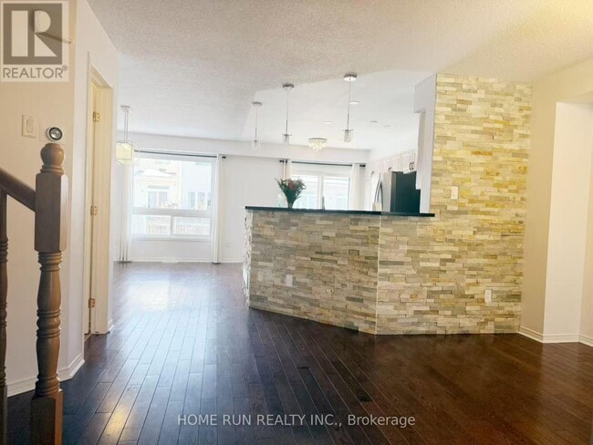 Building Photo - 330 Applecross Crescent