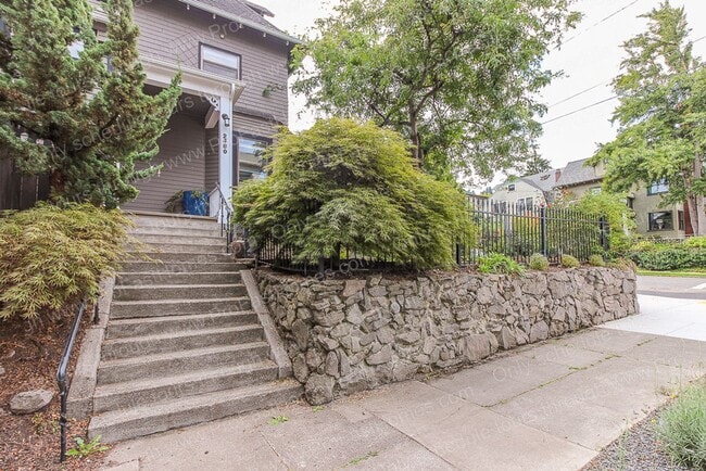 Building Photo - 2380 NW Northrup St