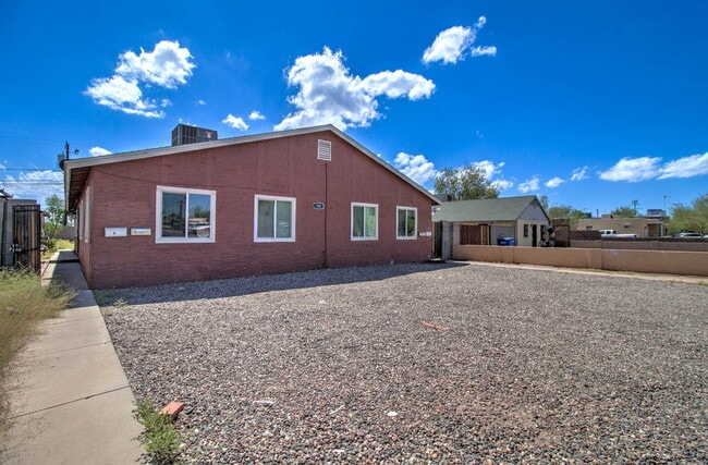 Foto del edificio - 1501 E Roosevelt St