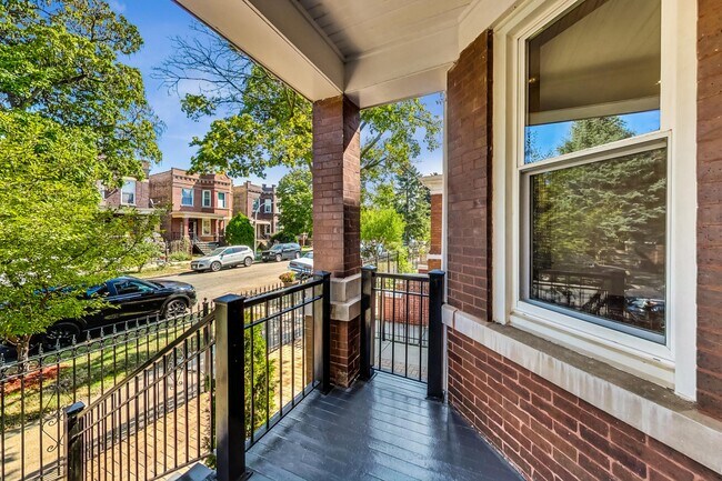 Foto del edificio - 2254 N Springfield Ave