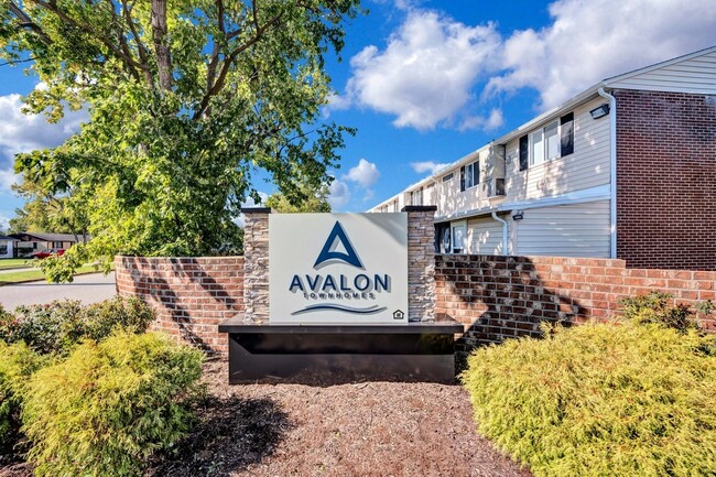 Foto del edificio - Avalon Townhomes