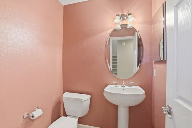 Building Photo - 837 Font-