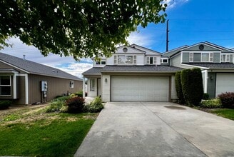 Building Photo - 102 Plum Ln