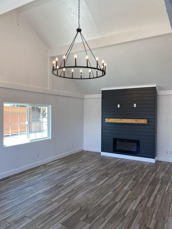 Building Photo - 3022 Voltaire St